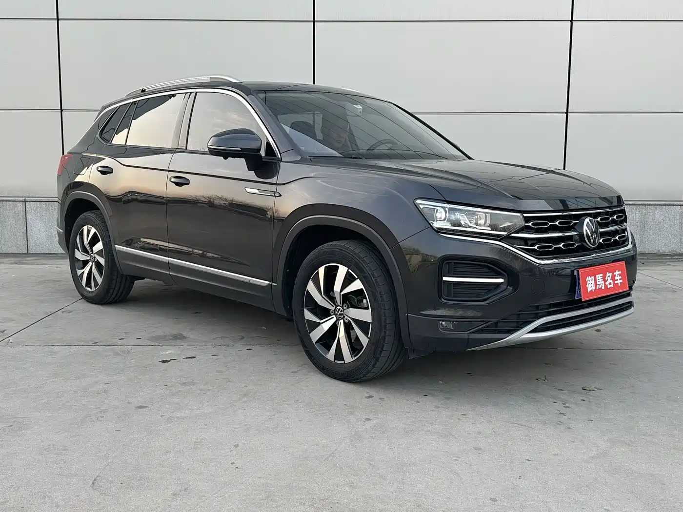 Volkswagen Tayron 2022 280TSI 2WD Luxury Smart Connect Edition фото 3