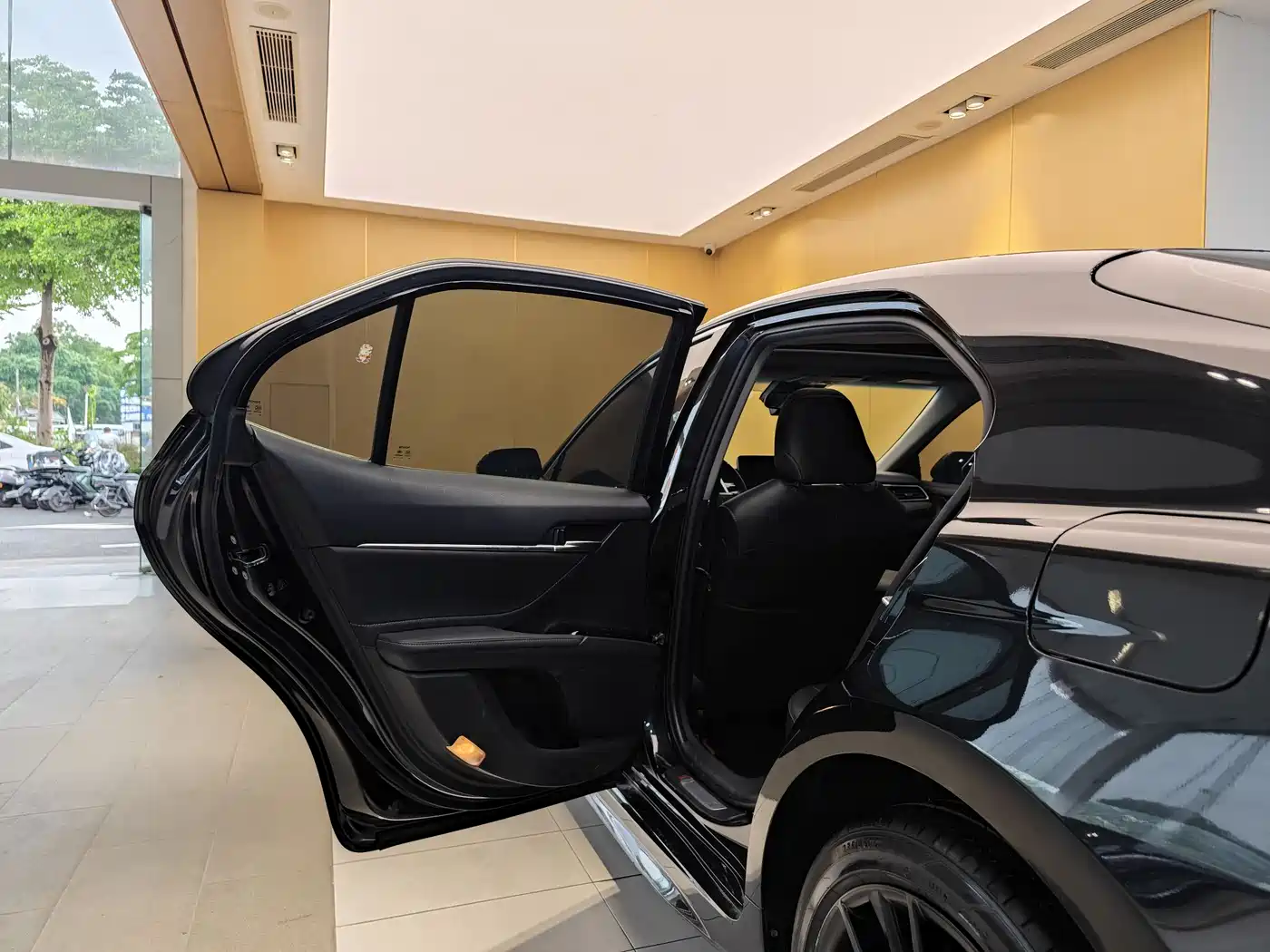 Toyota Camry 2022 2.0S Knight Edition фото 20