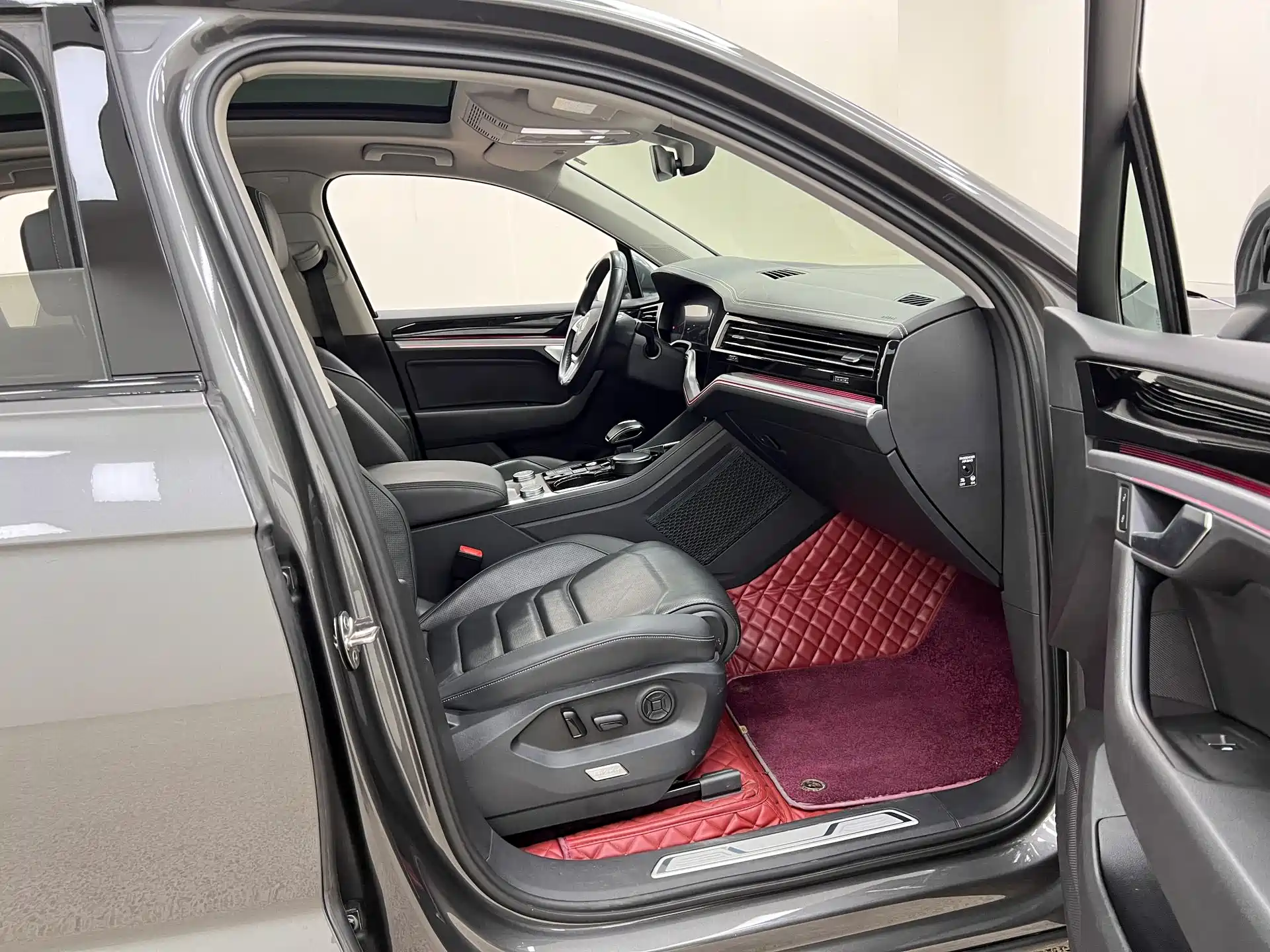 Фото 30 - Volkswagen Touareg
