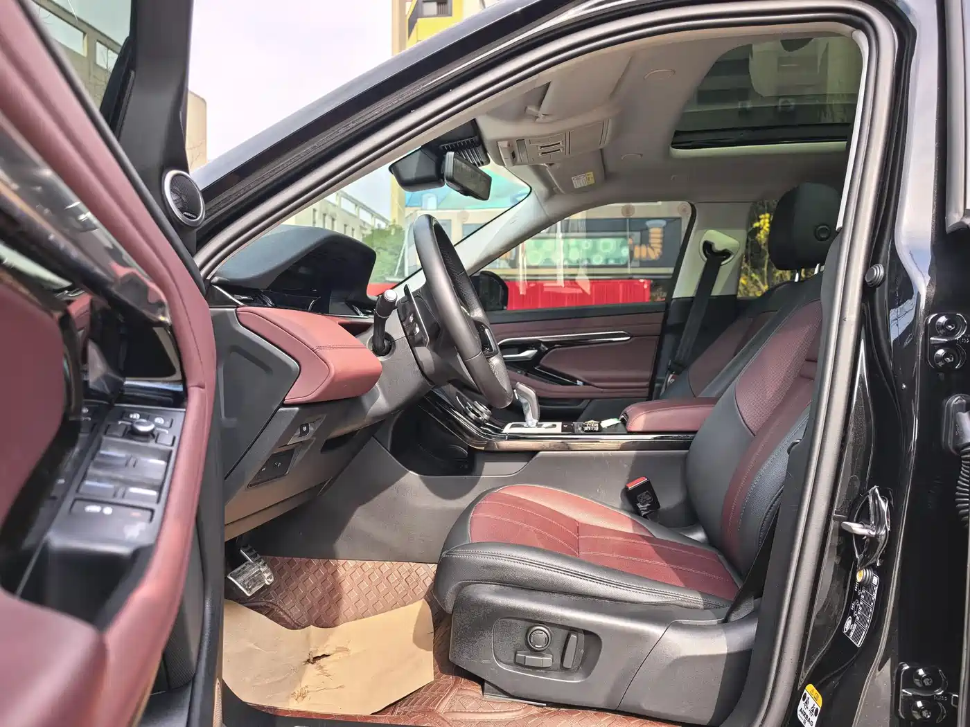 Land Rover Range Rover Evoque 2024 Range Rover Evoque L 249PS Light Master Edition фото 6