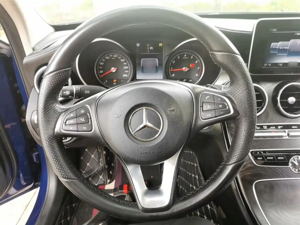 Mercedes-Benz C-Class 2017 C 200 L Sport фото 11
