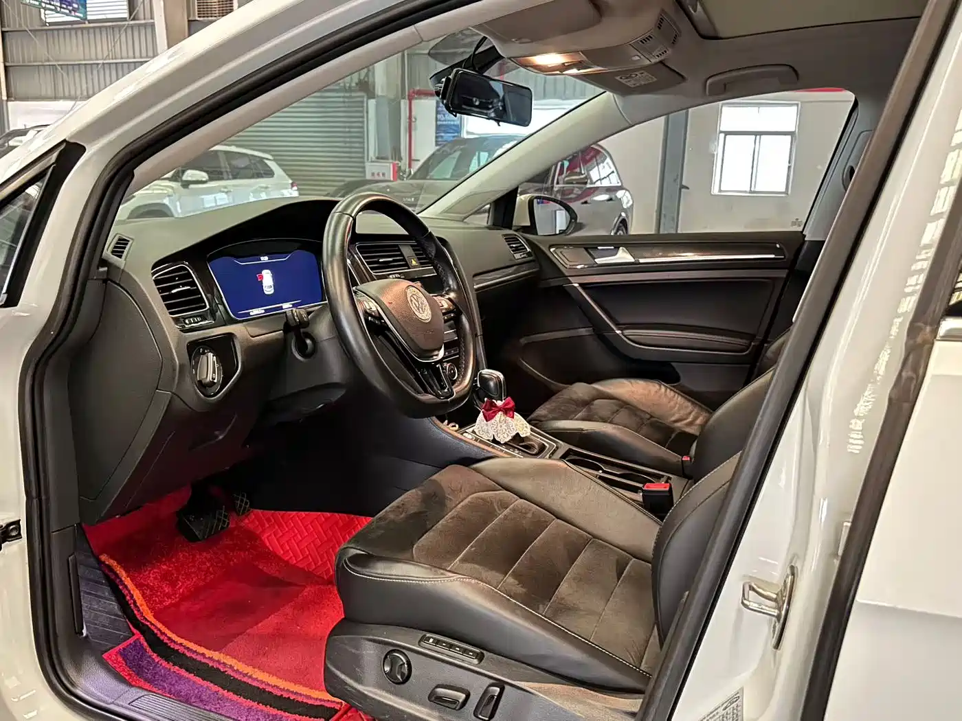 Volkswagen Golf 2020 Beloved Edition 280TSI DSG Luxury фото 7