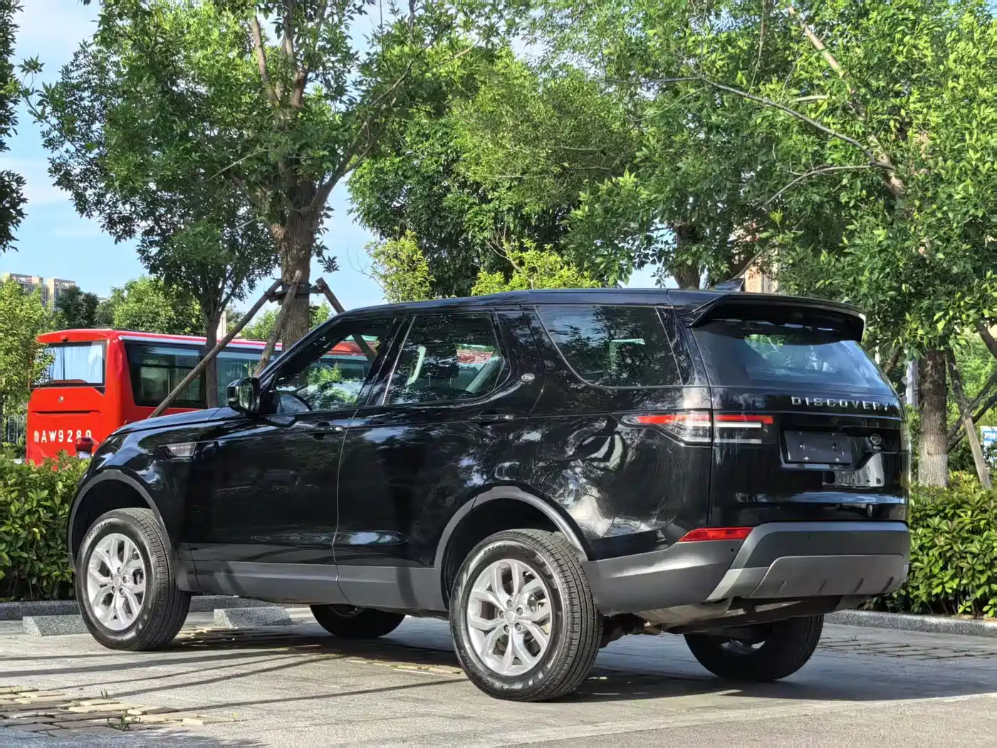 Land Rover Discovery 2017 3.0 SC V6 SE фото 14