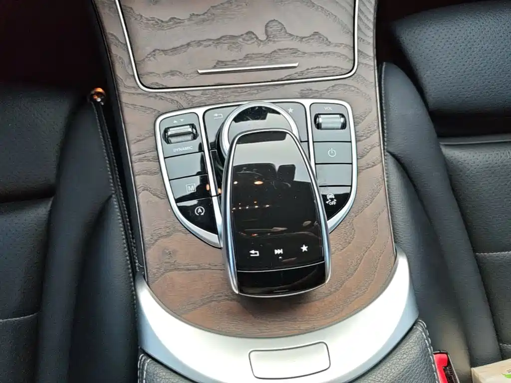 Mercedes-Benz GLC 2018 GLC 300 4MATIC Dynamic фото 14