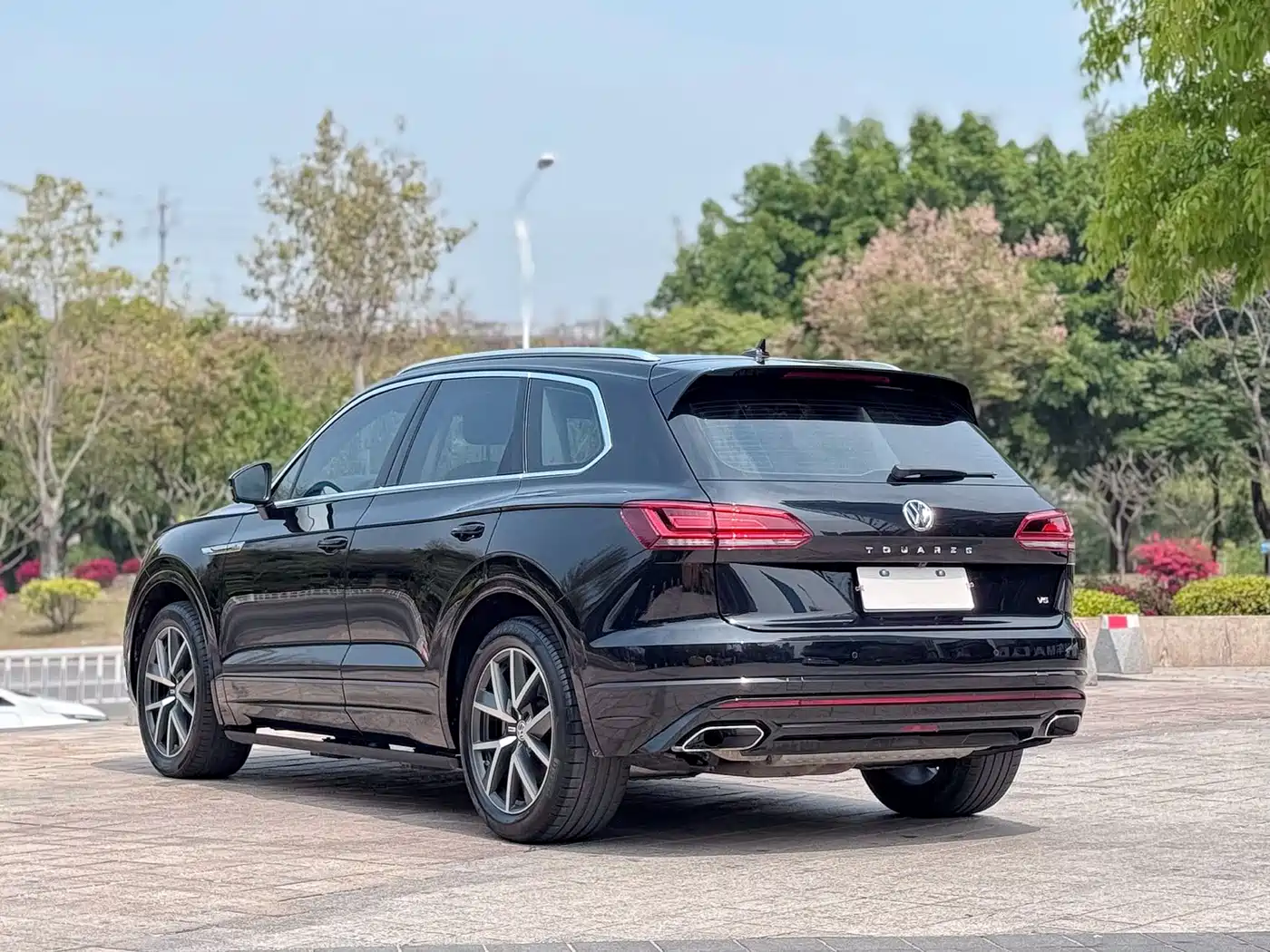 Volkswagen Touareg 2019 3.0TSI Sharp Edge Edition China VI фото 4