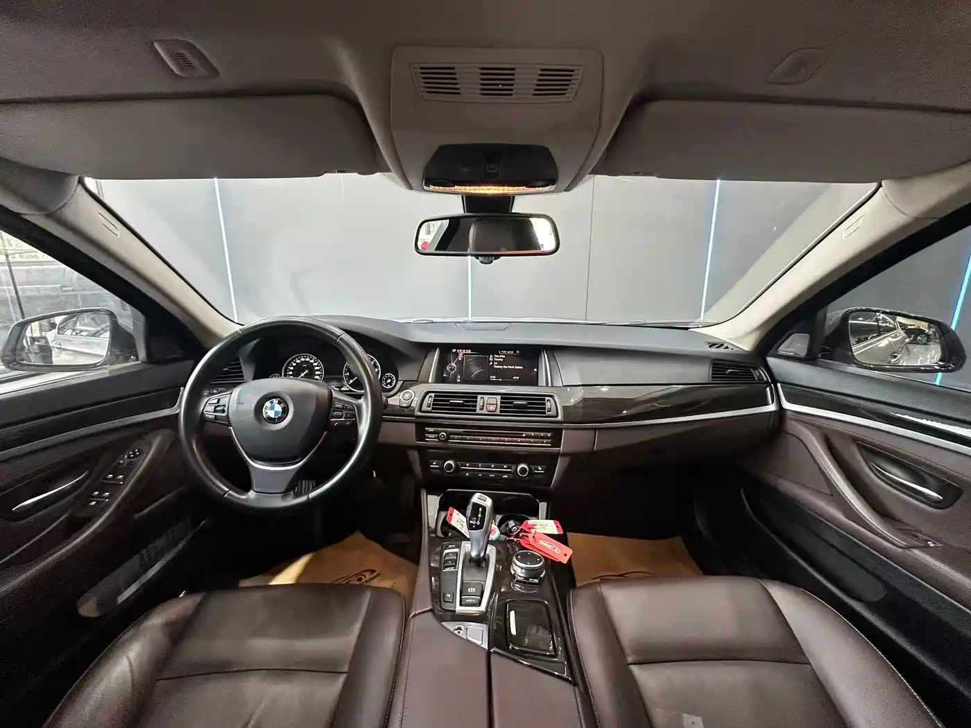 BMW 5 Series 2017 525Li Luxury Design Package фото 9