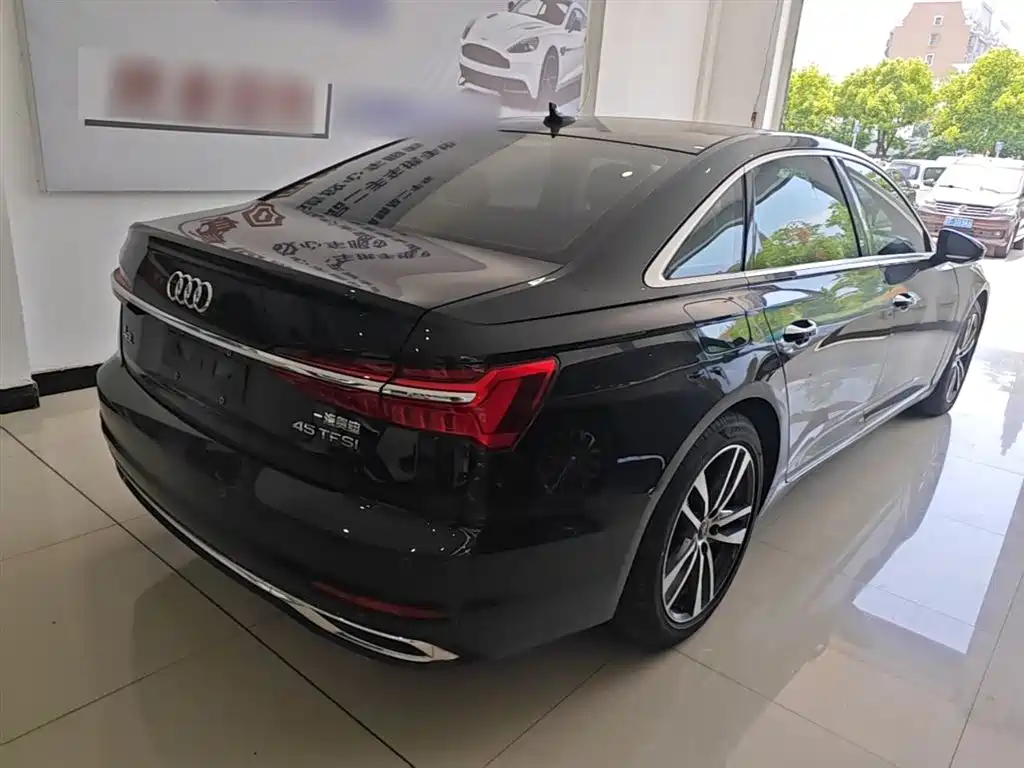 Audi A6L 2023 45 TFSI Premium Selection Elegance фото 5