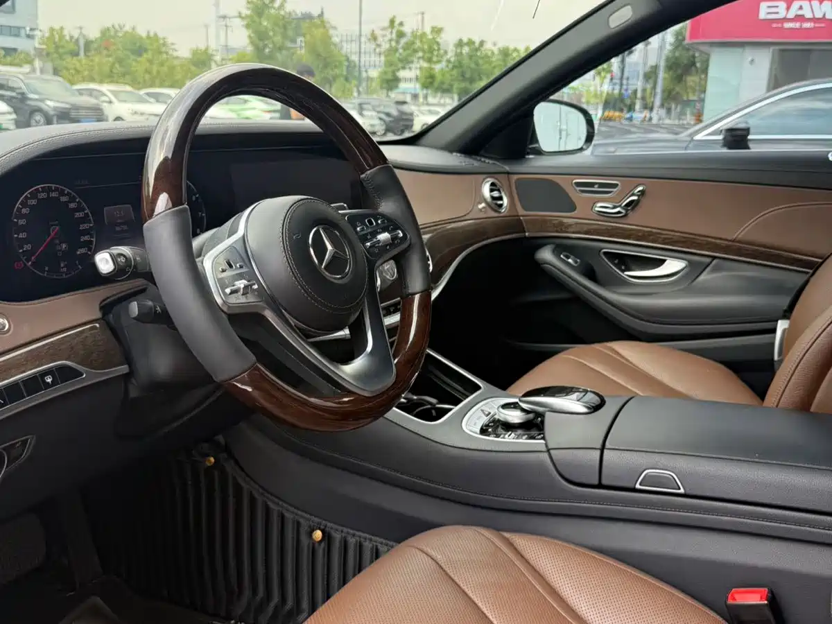 Фото 4 - Mercedes-Benz S-Class