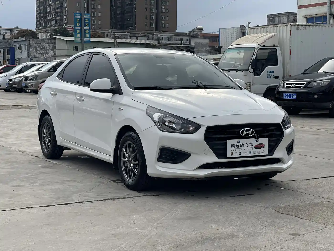 HYUNDAI RENA