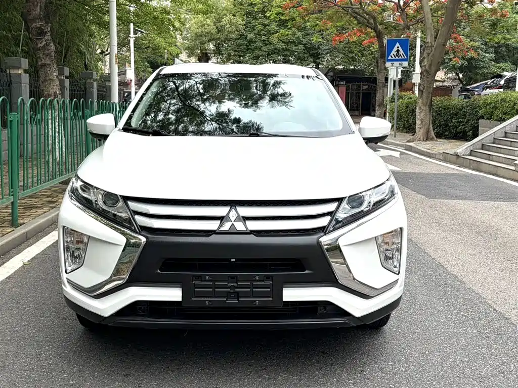 Mitsubishi Eclipse Cross 2018 1.5T CVT 2WD Fearless Edition фото 2