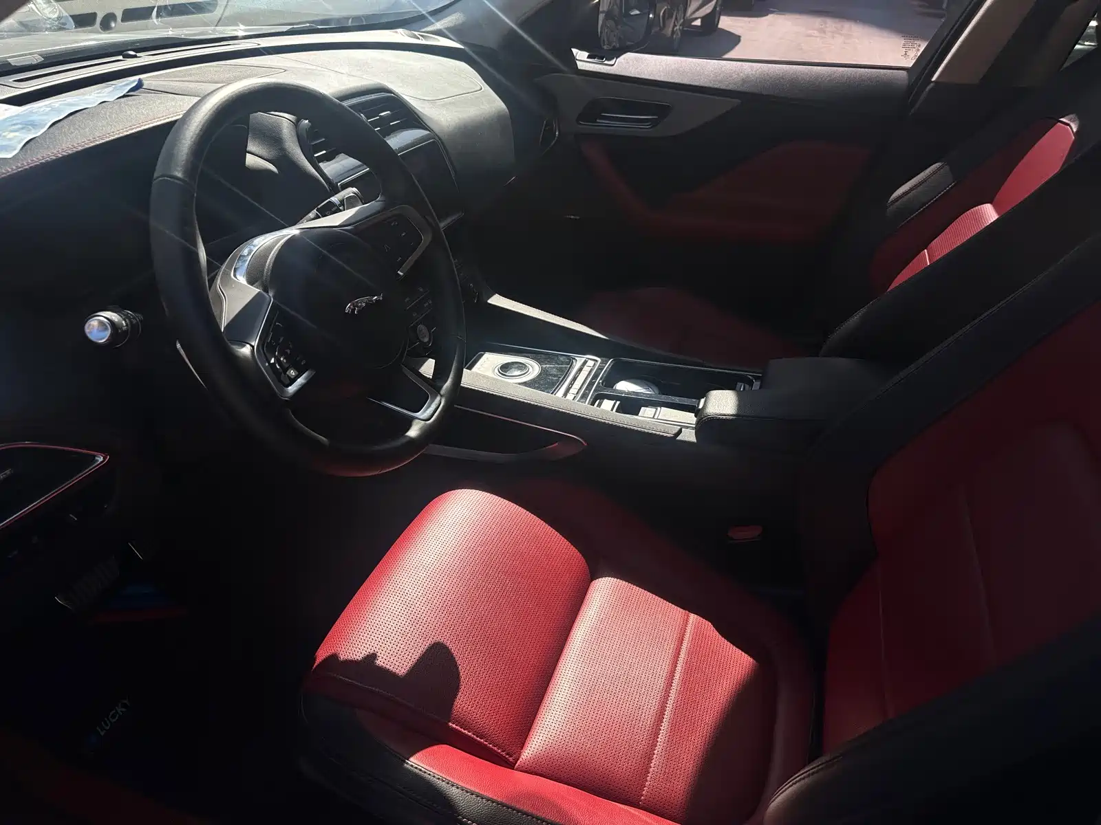 Фото 17 - Jaguar F-PACE