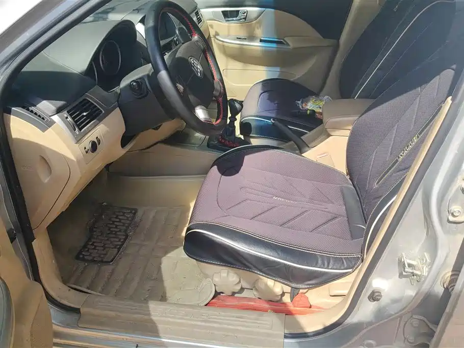 Buick Excelle 2013 1.5L Manual Classic Edition фото 9
