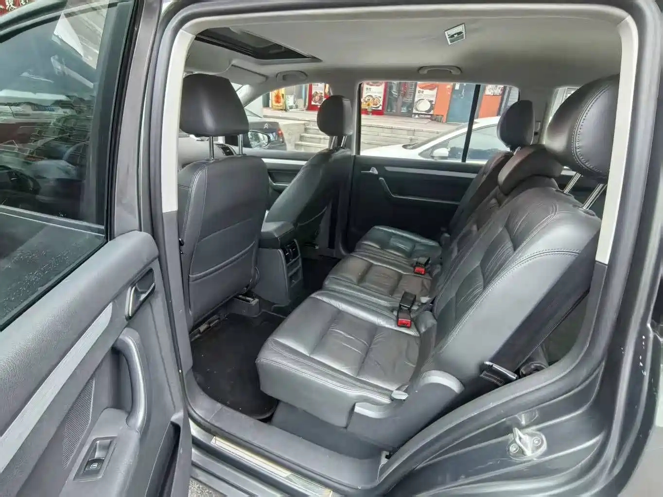 Volkswagen Touran 2013 1.4T DSG Comfort 5-seater фото 9