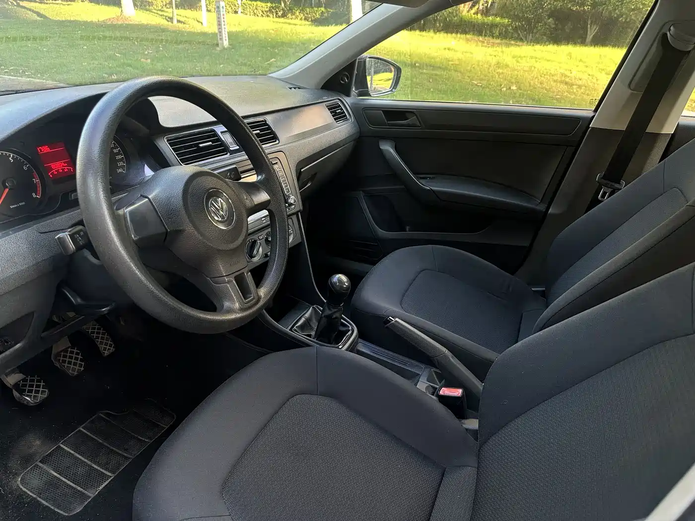 Volkswagen Santana 2013 1.6L Manual Trend Edition фото 8