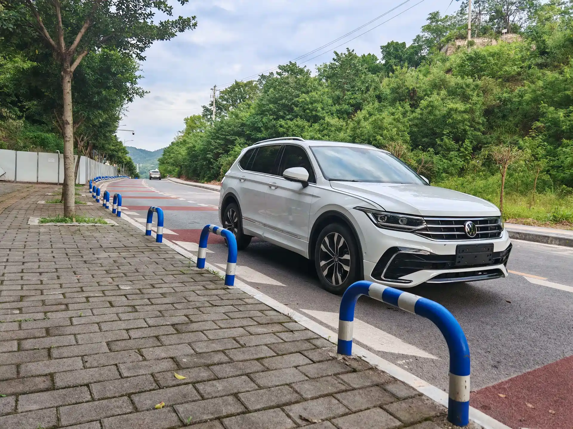 Фото 1 - Volkswagen Tiguan L