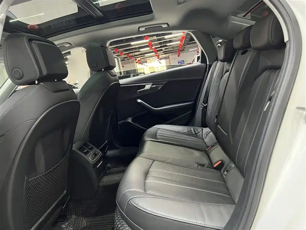 Audi A4L 2020 40 TFSI Luxury Dynamic фото 13