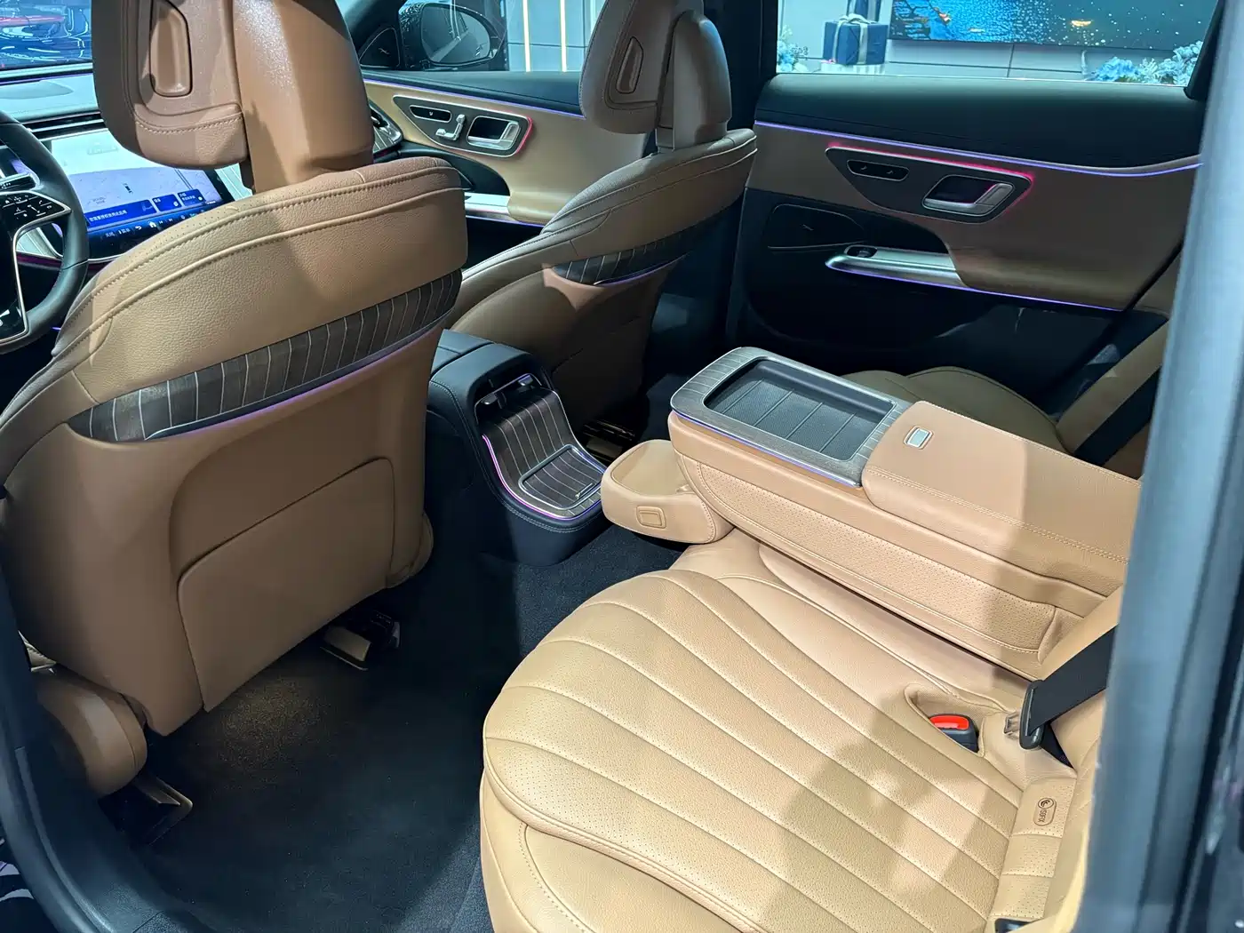 Mercedes-Benz E-Class 2025 E 300 L Fashion фото 5
