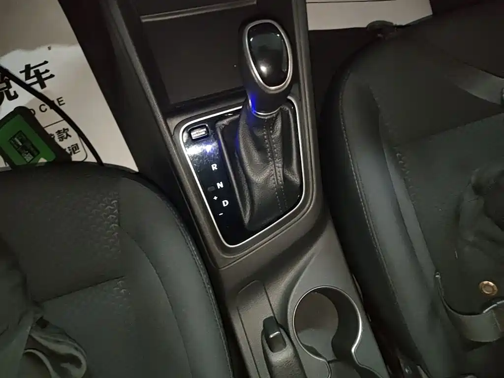 Hyundai Verna 2016 1.4L Automatic Cool Edition GLS фото 14