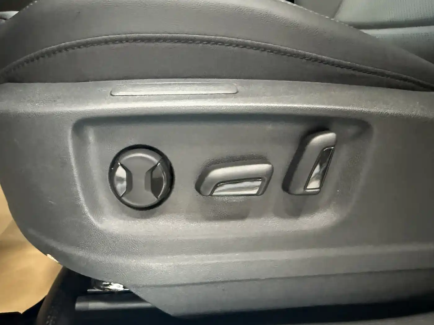 Volkswagen Tharu 2022 280TSI FWD Luxury Edition фото 13
