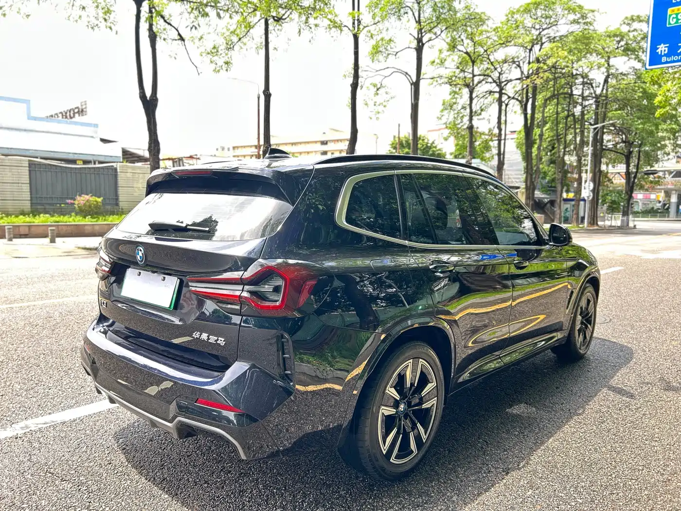 Фото 2 - BMW iX3
