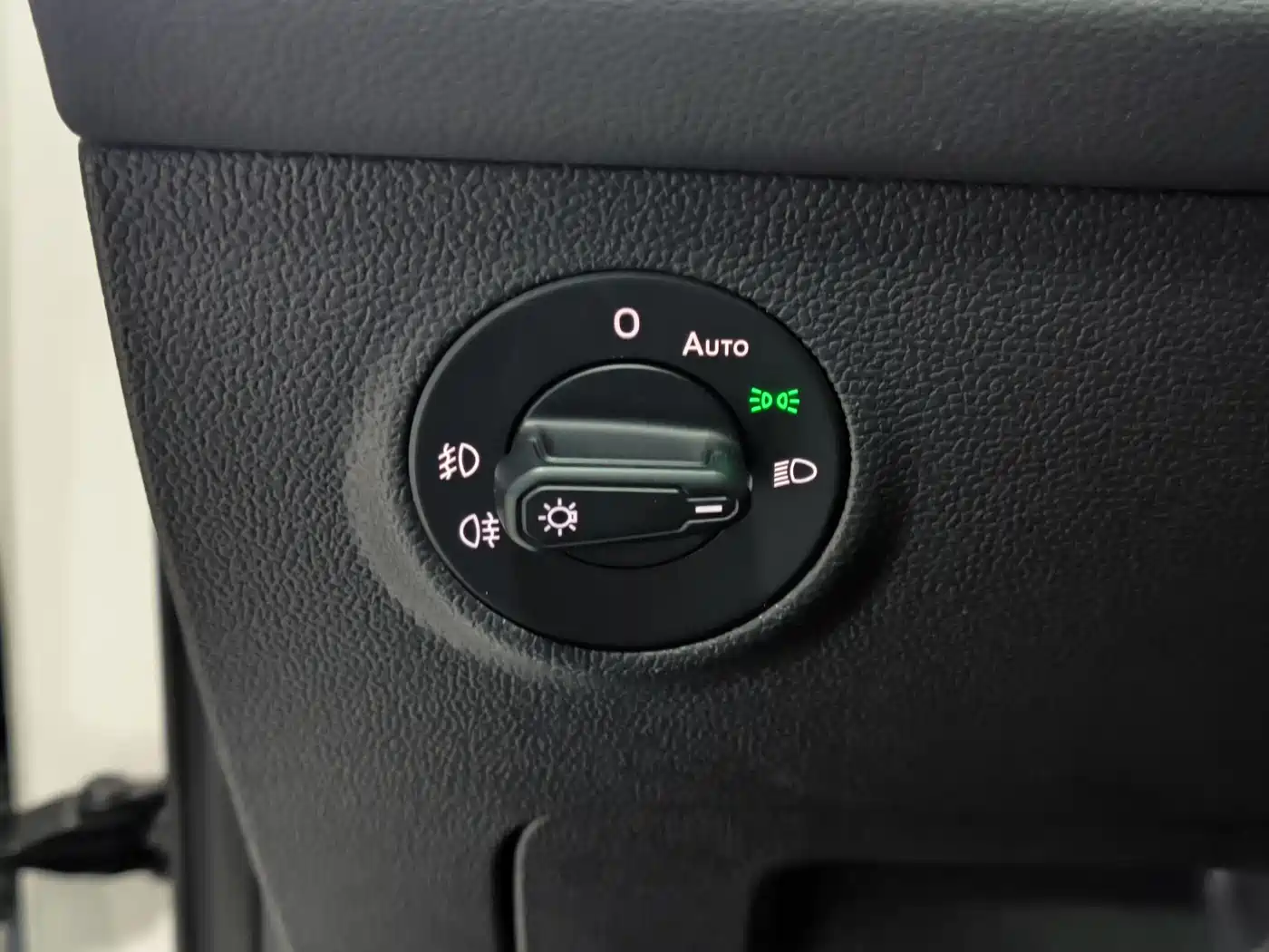 Volkswagen Tharu 2022 280TSI 2WD Comfort фото 15