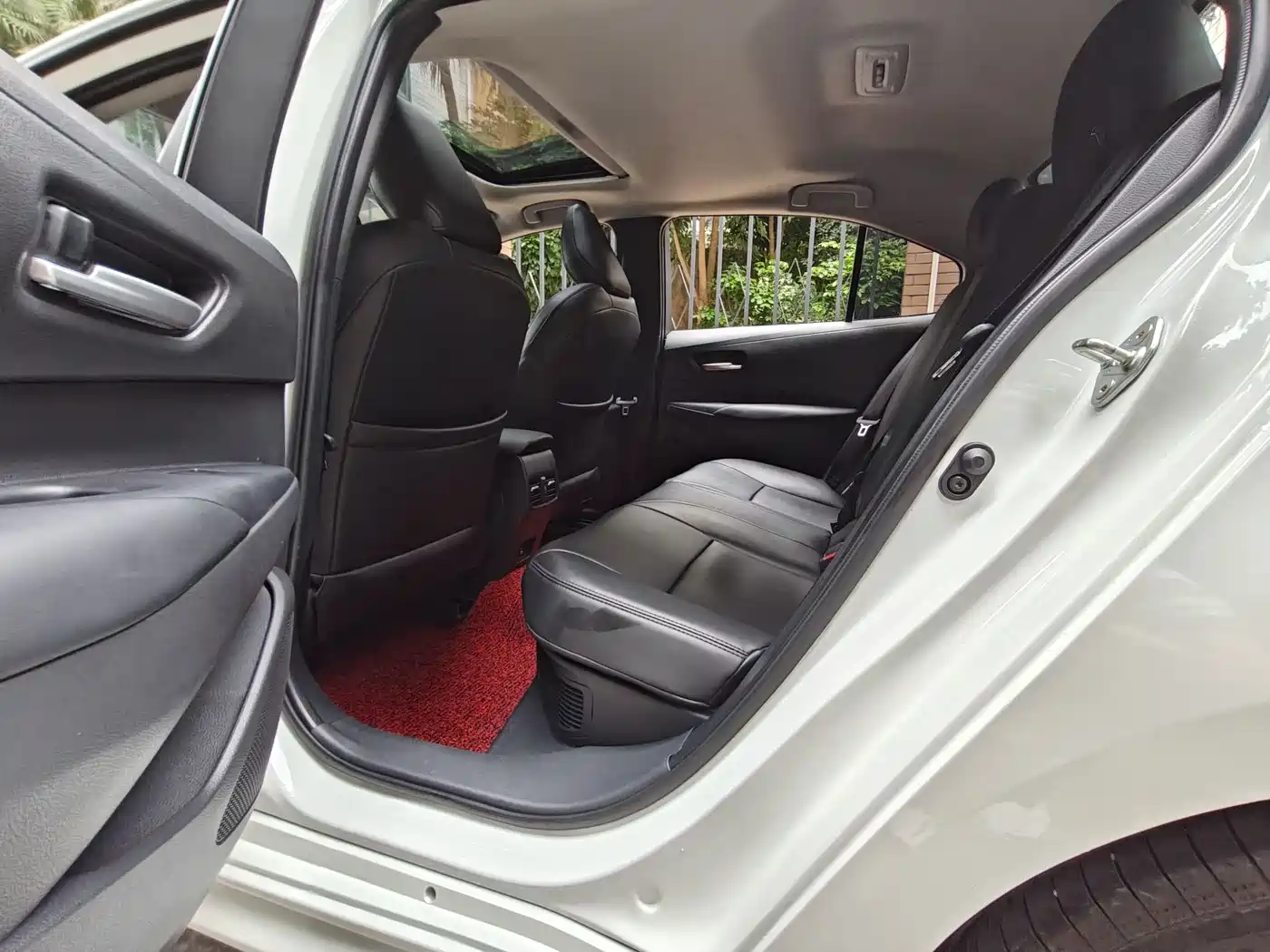 Toyota Levin 2023 Smart Hybrid 1.8L Luxury фото 17