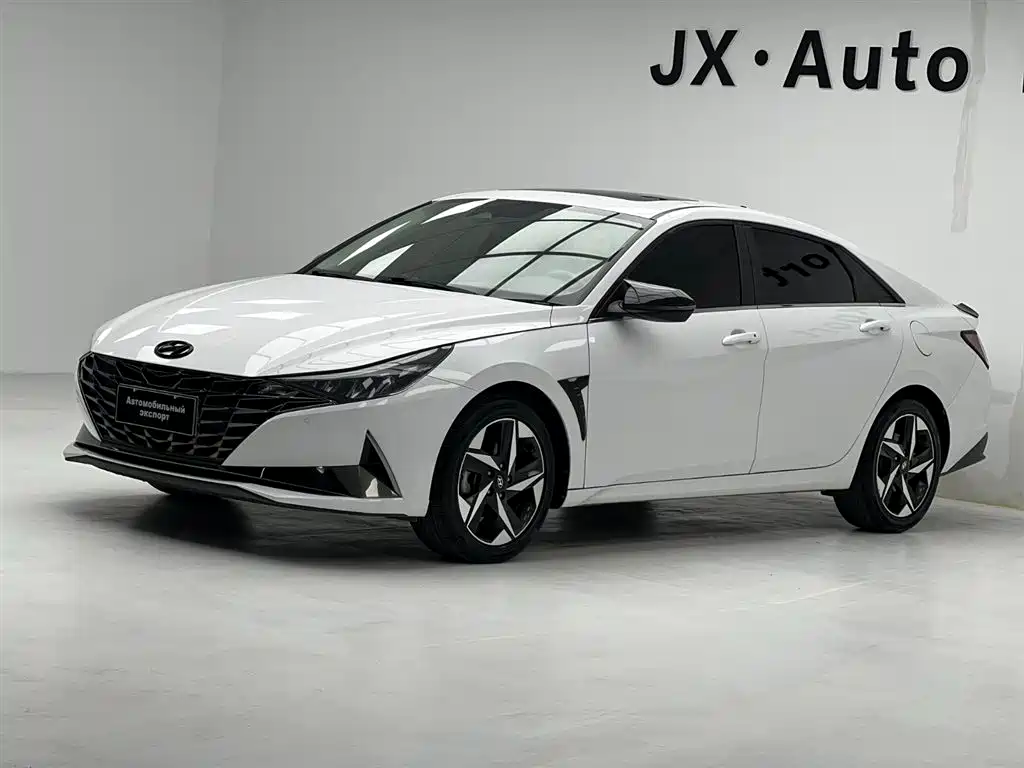 Hyundai Elantra 2022 1.5L CVT LUX Premium Edition