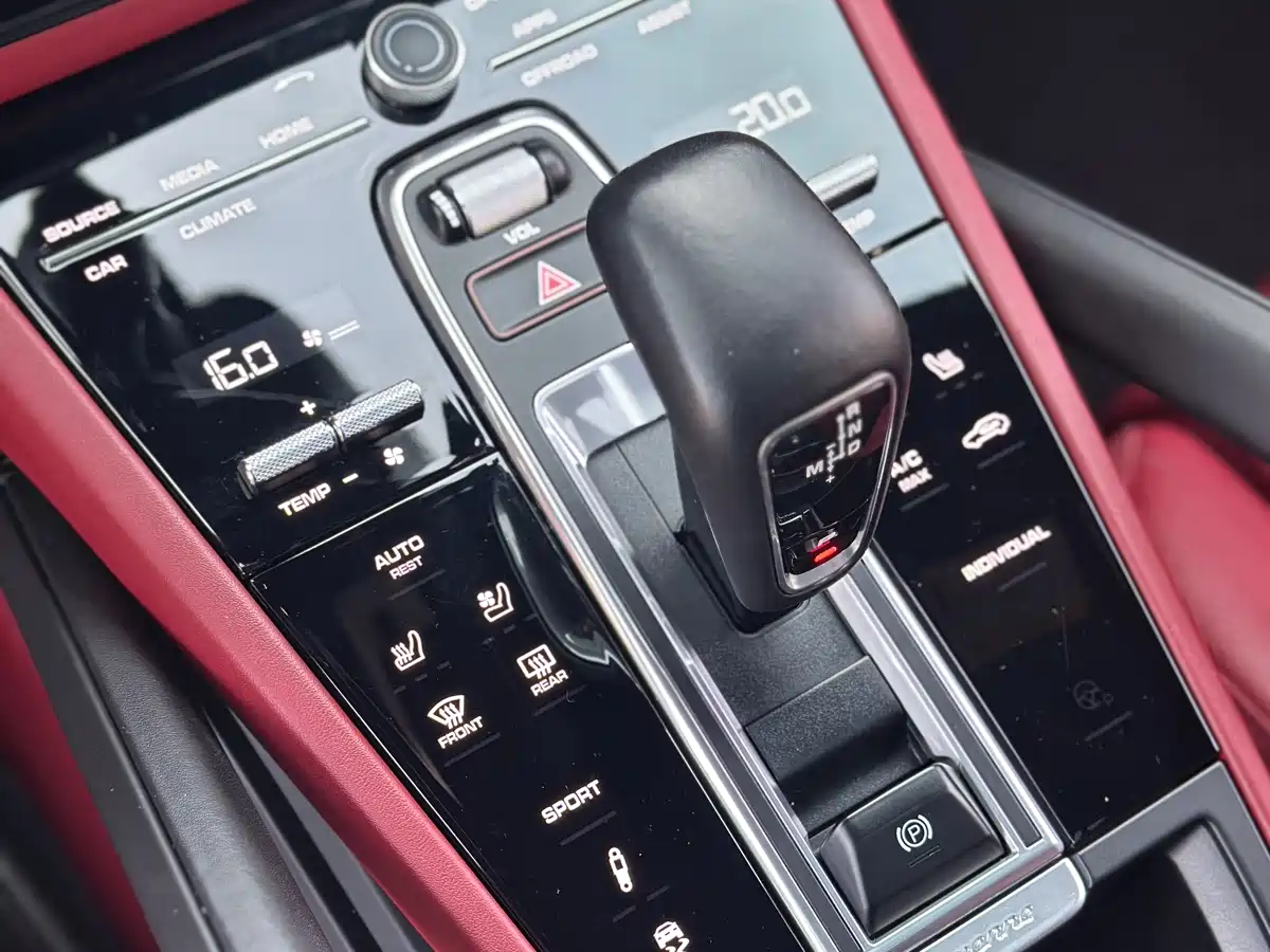 Porsche Cayenne 2022 Cayenne 3.0T Platinum Edition фото 14