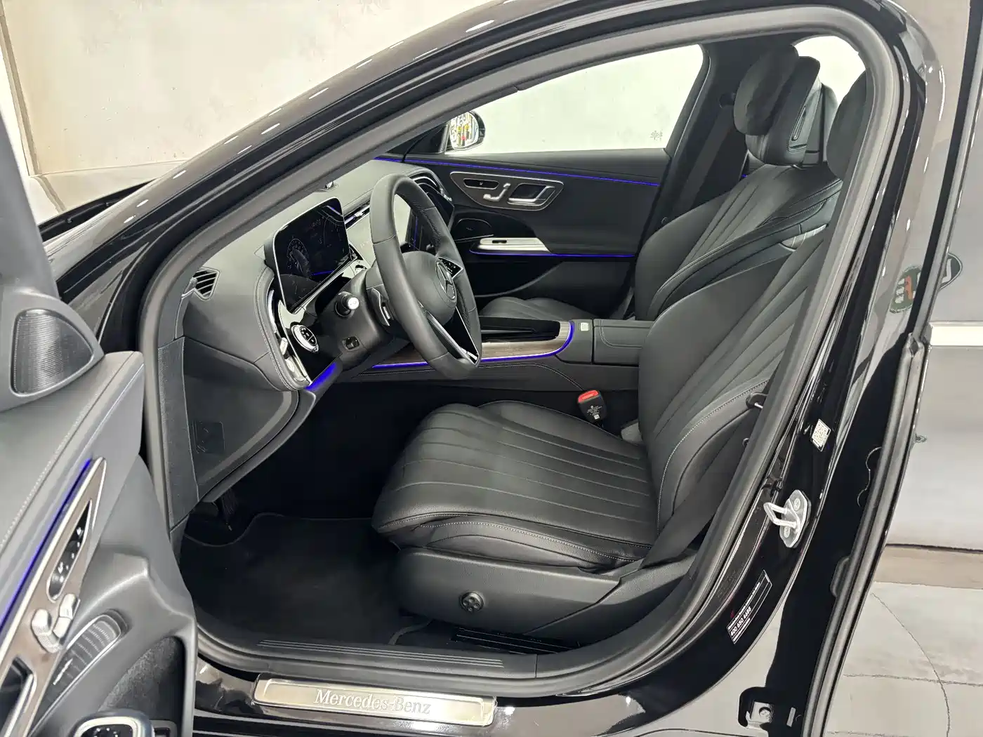 Mercedes-Benz E-Class New Energy 2024 E 350 e L Plug-in Hybrid Sedan фото 14