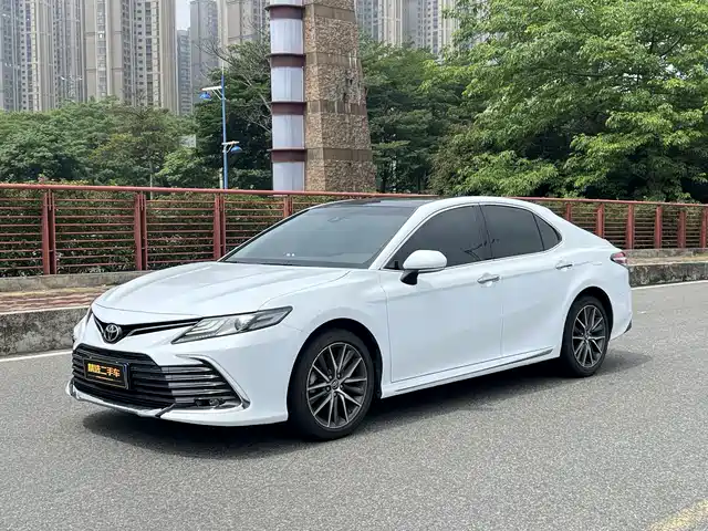 Toyota Camry 2023 2.5G Luxury Edition — фото 2