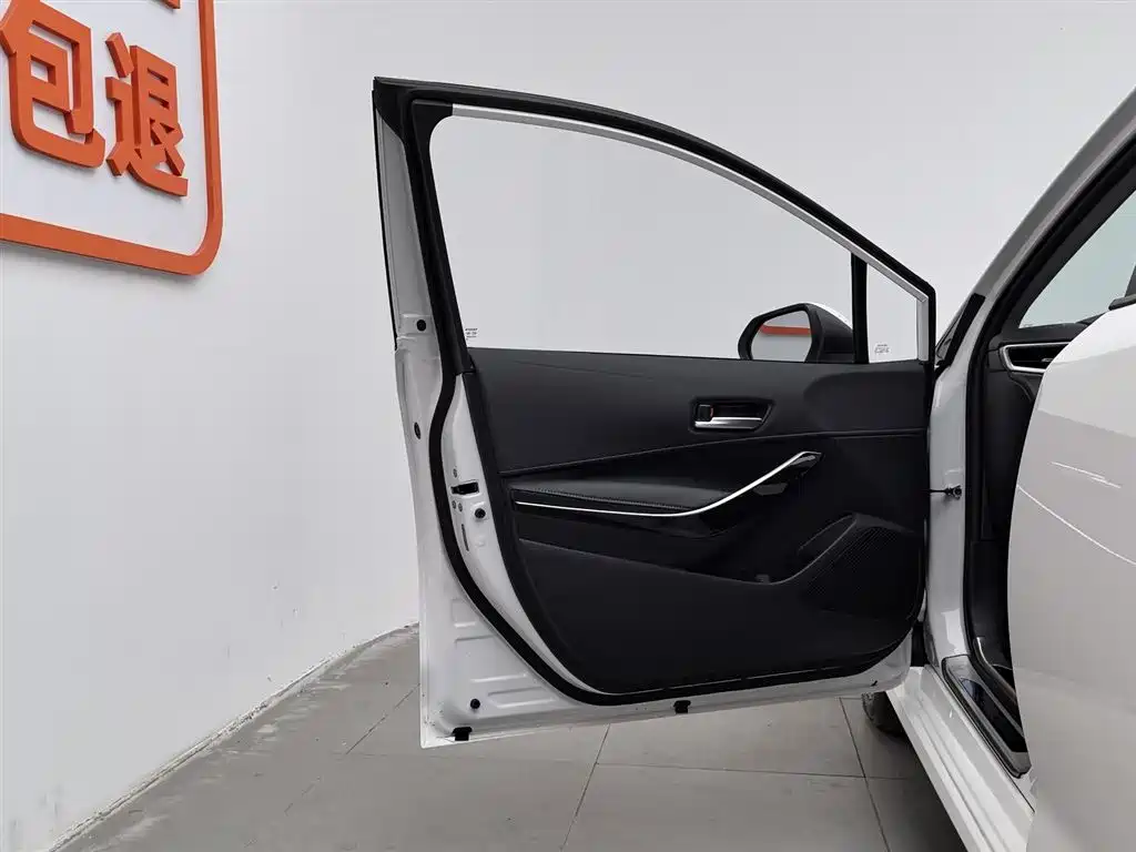 Toyota Corolla 2024 Model 1.8L Smart Hybrid Elite Edition фото 8