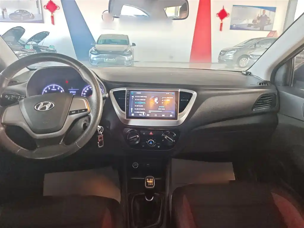 Hyundai Verna 2016 1.4L Manual Cool Edition GLS фото 10