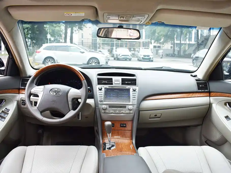 صورة 14 - Toyota Camry