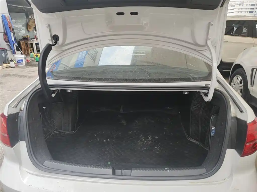 Volkswagen Sagitar 2015 230TSI Automatic Luxury фото 19