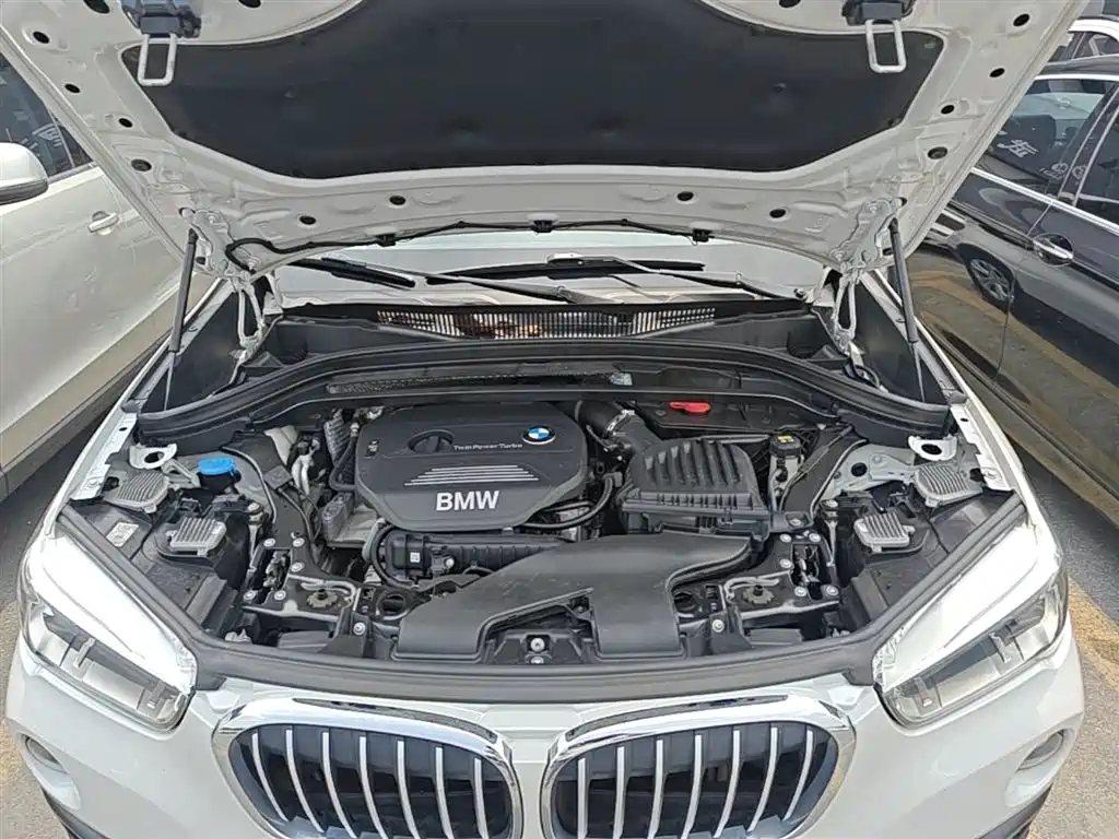 BMW X1 2016 sDrive18Li Premium Model фото 20