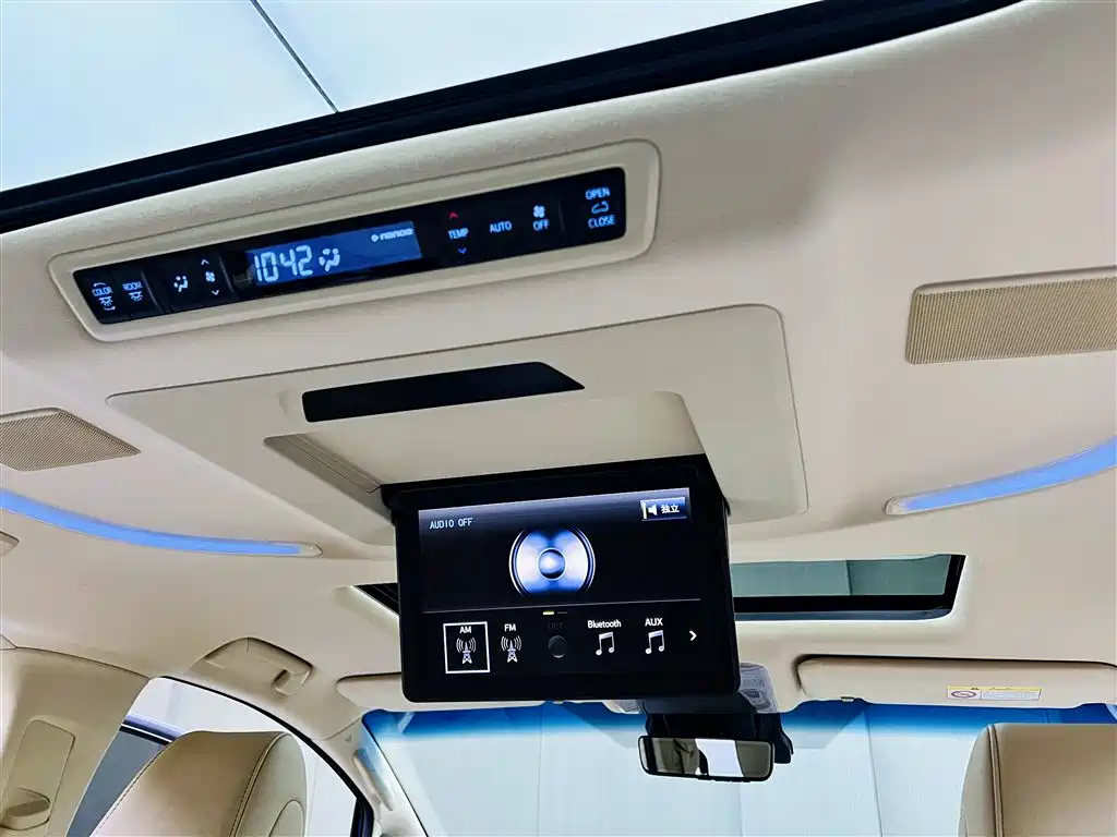 Toyota Alphard 2019 Hybrid 2.5L Premium Edition фото 17