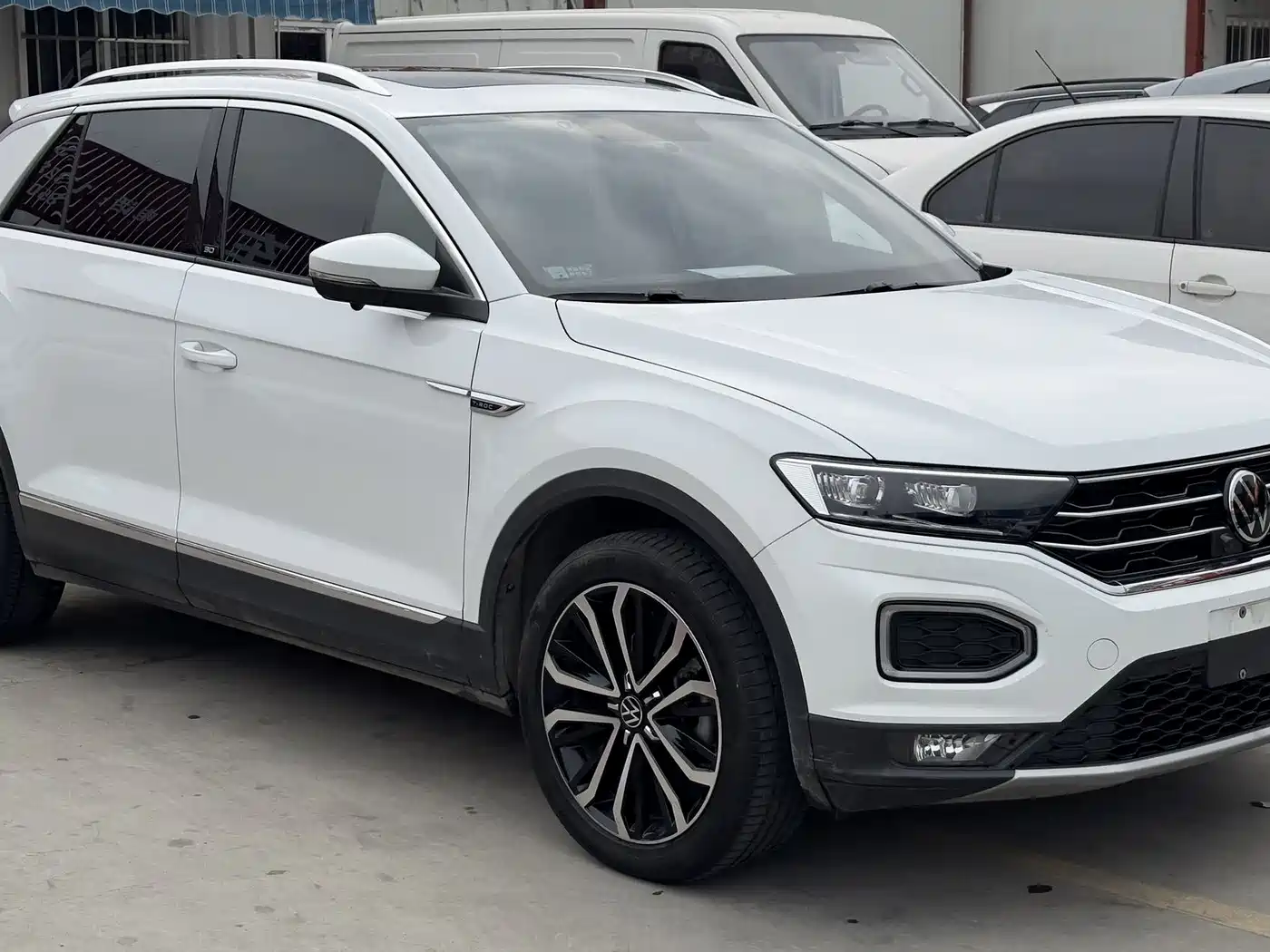 VOLKSWAGEN T ROC EXPLORING SONGS