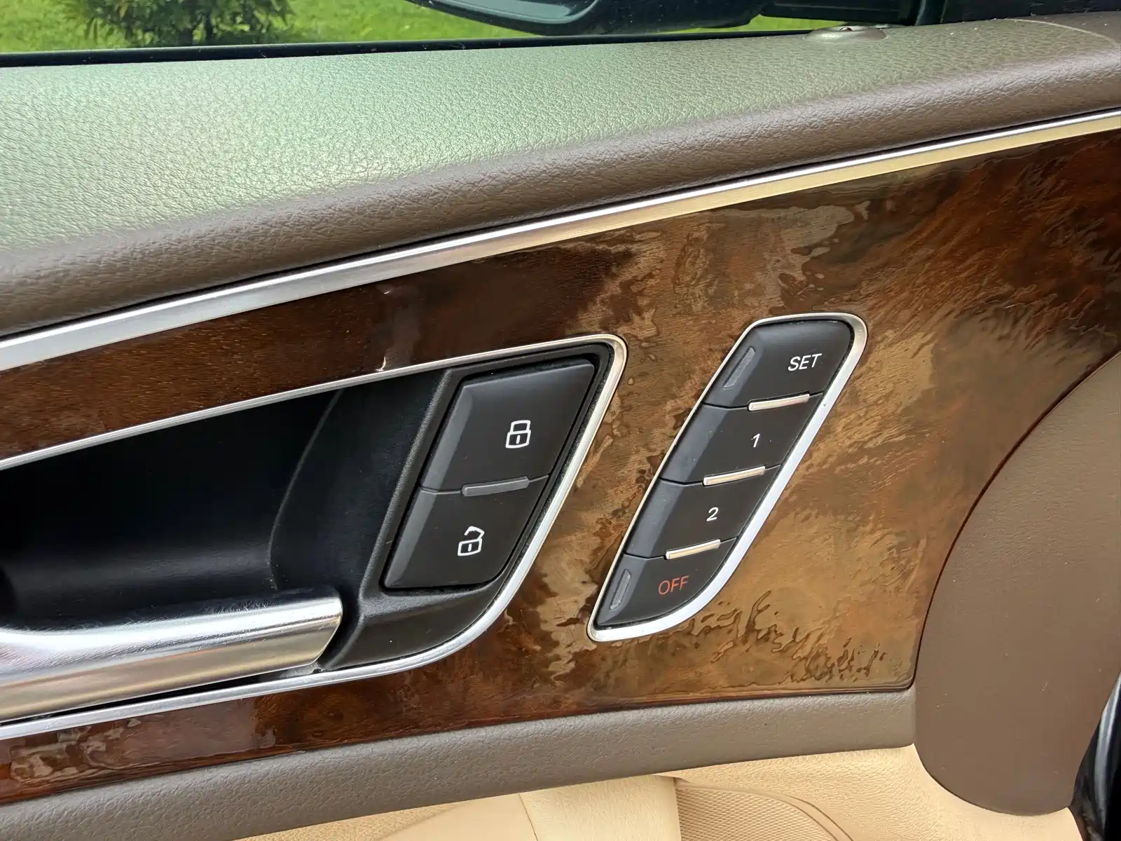 Фото 11 - Audi A6L