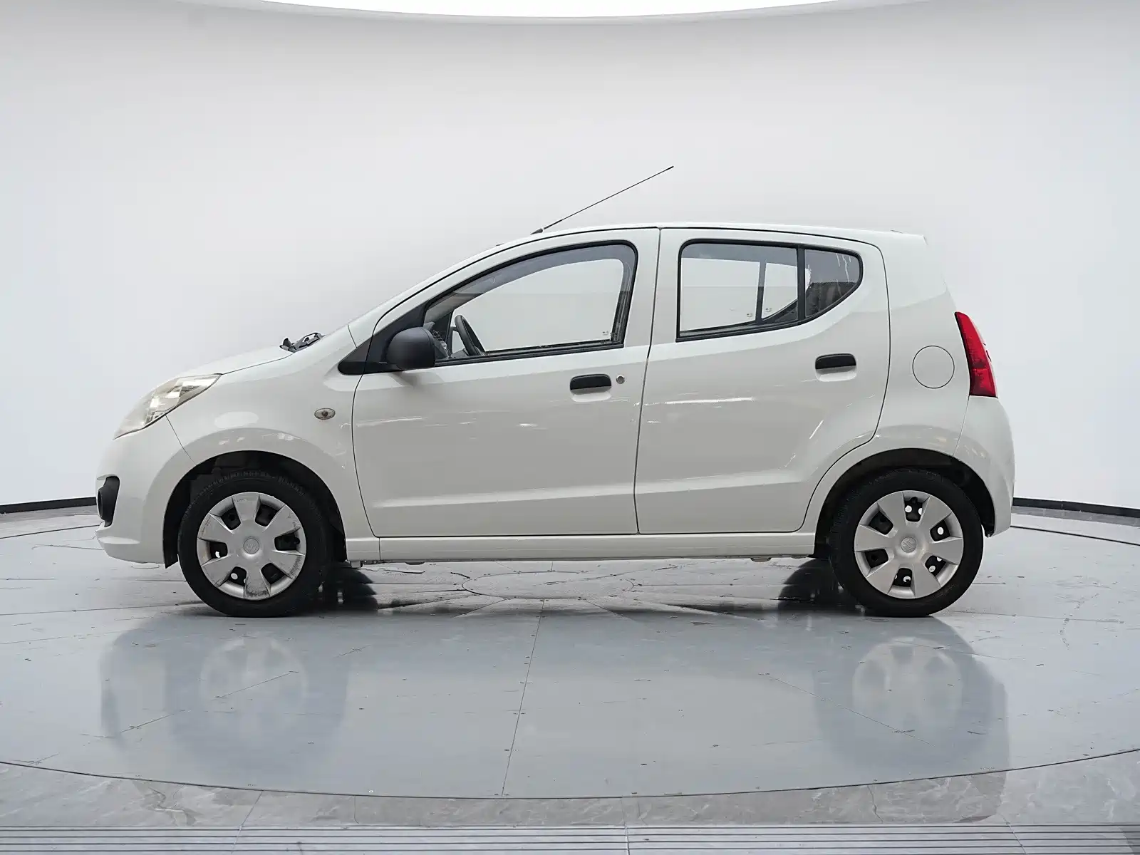 Photo 5 - Suzuki Alto