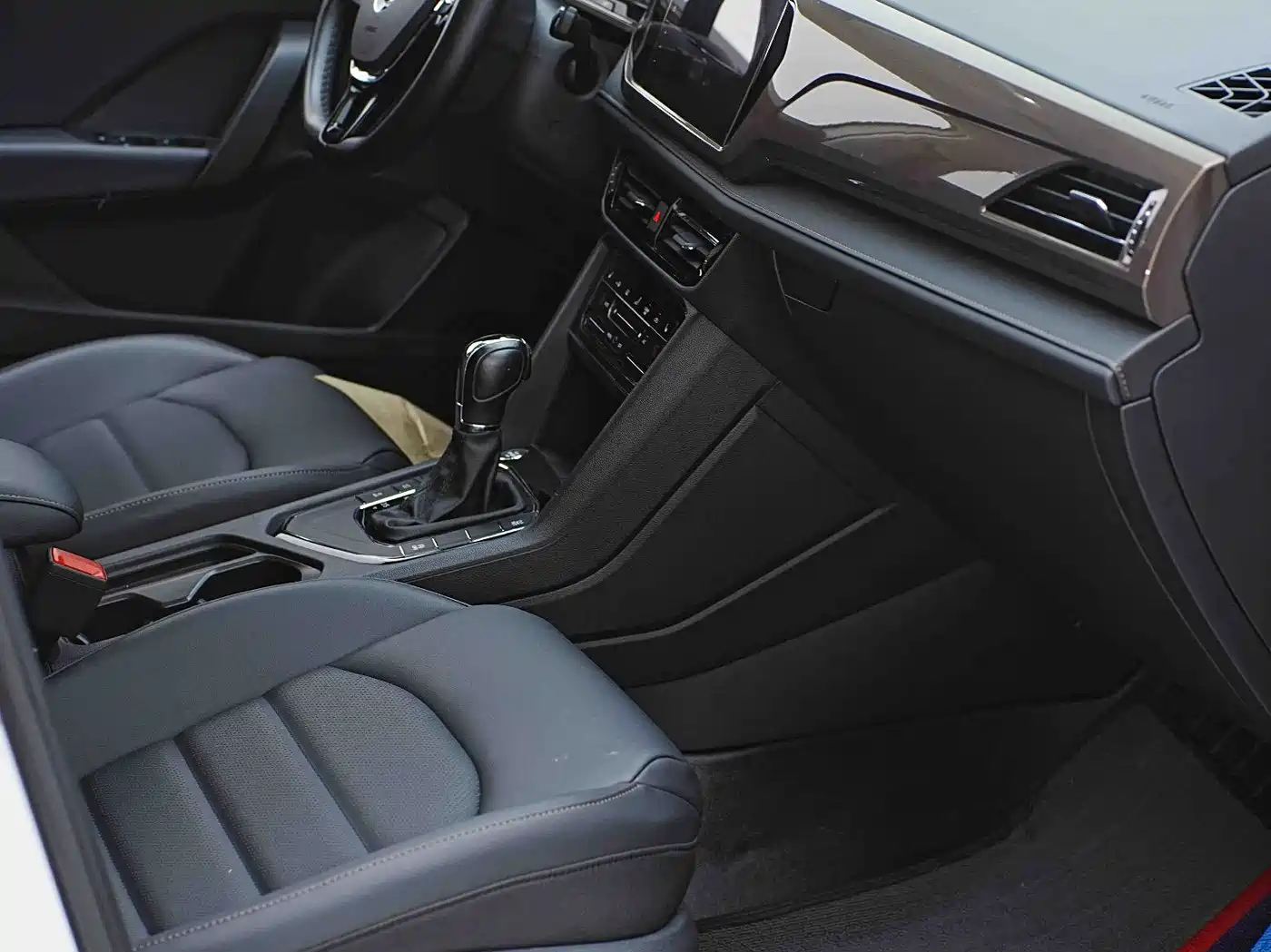 Volkswagen Tharu 2021 280TSI 2WD Luxury Plus фото 10