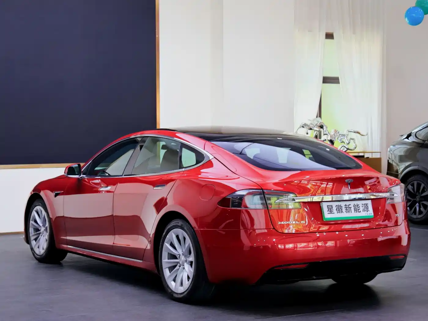 TESLA MODEL S