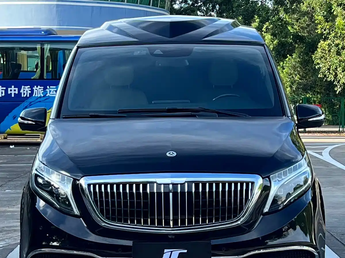 Mercedes-Benz V-Class 2022 V 260 L Long Wheelbase Luxury Edition фото 2
