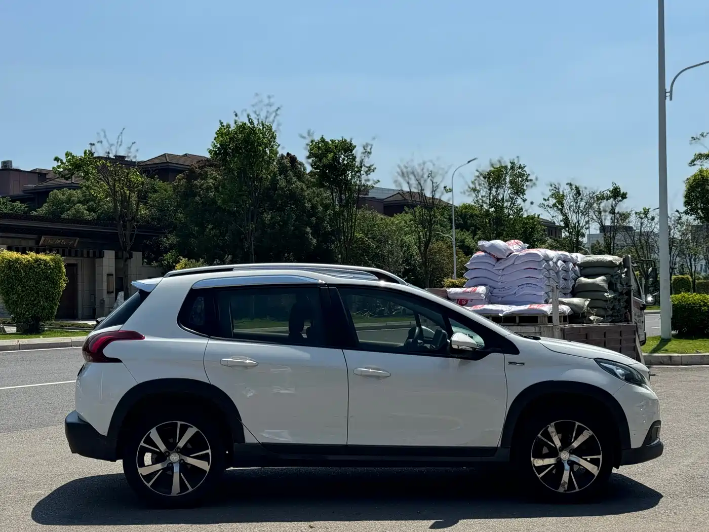 Peugeot 2008 2018 230THP Automatic Fashion Edition фото 17