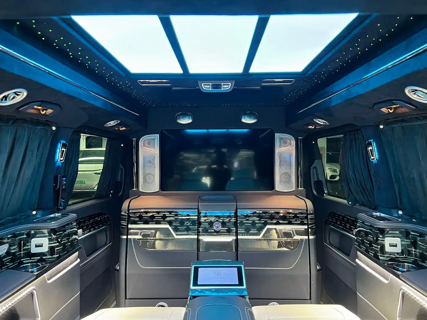 Mercedes-Benz V-Class 2022 V 260 L Long Wheelbase Luxury Edition фото 10
