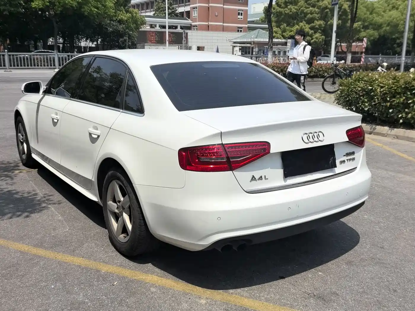 Audi A4L 2013 35 TFSI Automatic Comfort фото 9