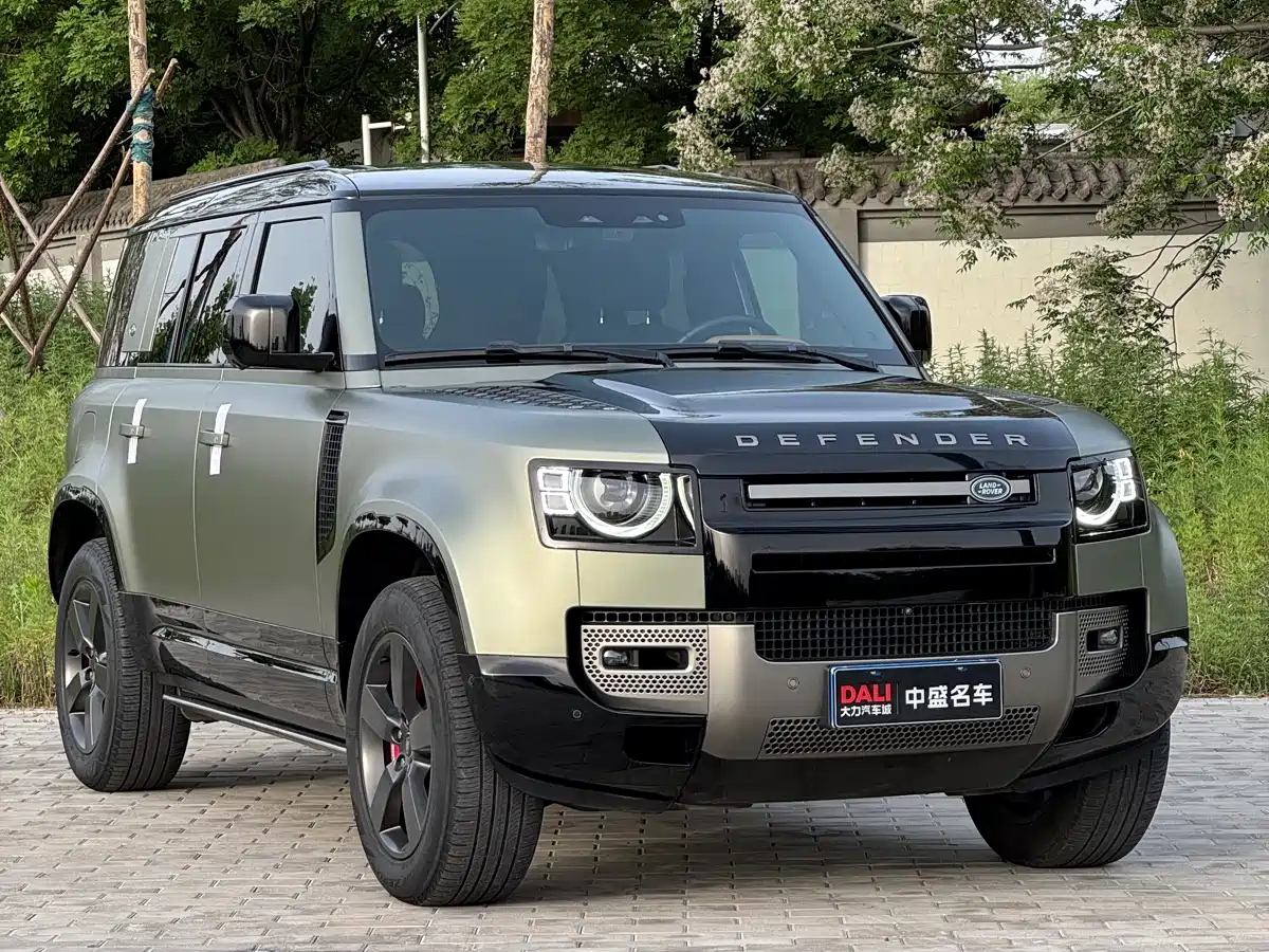 Land Rover Defender 2023 Facelift 110 3.0T P400 X-DYNAMIC HSE фото 3