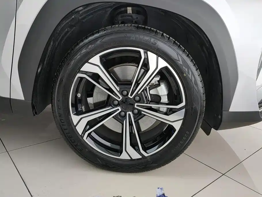 Geely Galaxy Galaxy L7 2025 2025 EM-i 115km Explorer+ Edition