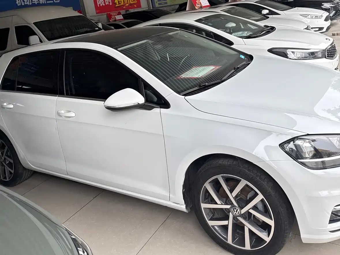 Volkswagen Golf 2018 230TSI Automatic Luxury фото 3