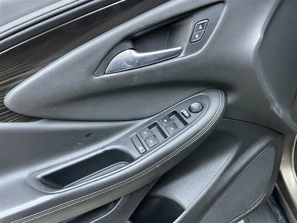 Buick Envision Plus 2018 20T 2WD Leading фото 13