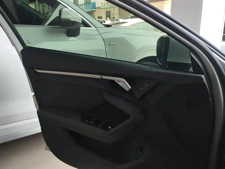 Audi A3 2023 Facelift Sportback 35 TFSI Fashion Sport фото 7